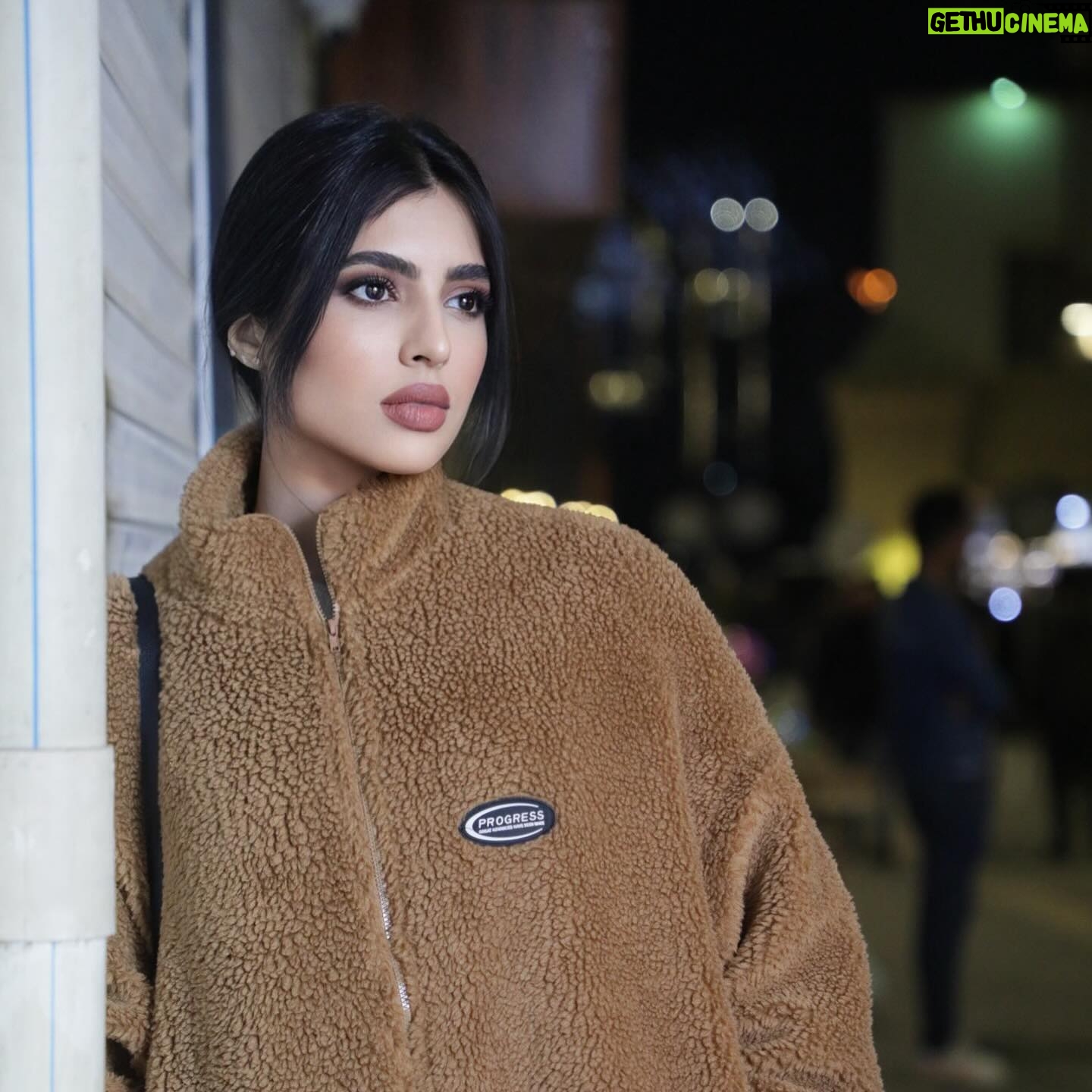 Noor Mazen Instagram - ليلة شتا وغت روحي اشتهت ملگاگ عتتني إلگ عت ✨