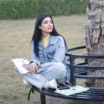 Noor Mazen Instagram - شلونكم ويه الدراسه؟🤔 #خان_الذهب_البداية #عذراء #نور_مازن | #noor_mazin