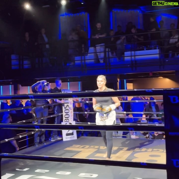 Nora Gharib Instagram - Sunday well spent. 🥊 jammer da Carlos ni kan fluiten wel