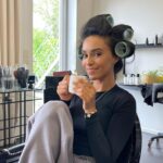 Nora Gharib Instagram - Mei, ookal ist nog ni voorbij. 🌸🌼