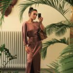 Nora Gharib Instagram - Mei, ookal ist nog ni voorbij. 🌸🌼
