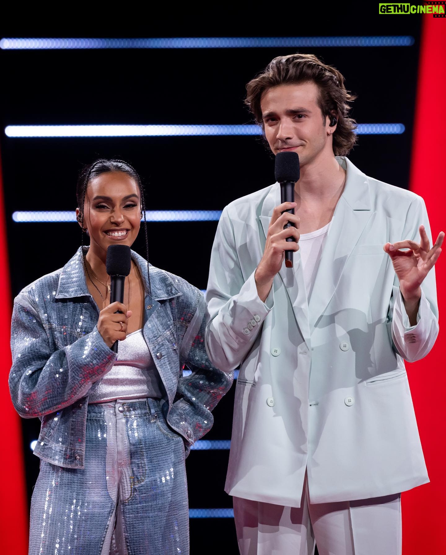 Nora Gharib Instagram - LOVE MY JOB 🤍 En alle mensen die er mee voor zorgen dat ik er confindent kan staan🥺🫶🏽 DE HALVE FINALE van @thevoicekidsvlaanderen om 20u30 op @vtm.be 🍉🫶🏽