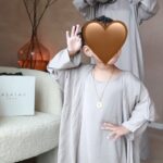 Nora Gharib Instagram - Almost Eid, In Sha allah😍 wij zijn forever matching, like it or not BUT HOW CAN YOU NOTTTTT🥹 Thank you @labayah.design voor deze prachtige stuks! Ook nog nooit iets gehad wat meteen past met mijn 157cm. DANK U namens alle petits! 😂 gifted so #advertentie 🤍