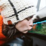 Nora Tschirner Instagram - #unbezahlteWerbungwegenLove #staysono Update: Von „Fangirl“ zu „Oh Goddo, kann ich bitte NICHT diejenige sein, die nach der frischgelungenen Crowdfundingkampagne erstmal den Test-Sion gegen die nächste Eiche semmelt“ zu „Fangirl forever-ever“ in 9 Sekunden. Post von nun an bitte hierhin: Norma Tschernau c/o Kofferraum Am Moos 1 5555 Solarstern PS: Habt tausend Dank, dass ich Euch die Bude einrennen durfte, ihr tollen, schlauen, hinreißenden Menschen von @sono_motors . Es war so herrlich und spannend und lustig bei Euch. (Und gemütlich, übrigens. Seid froh, dass ihr nicht in Berlin zuhause seid, sonst würde ich Euch so dermaßen zulungern.) Tschüss, Euer Stalki