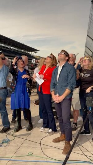 Norah O'Donnell Instagram - “Wow!” “Oh my God!” CBS News’ @norahodonnell and @tonydokoupil take in the thrill of totality as the solar eclipse appears over Indianapolis, Indiana.