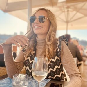 Norma Ruiz Instagram - No tengo palabras para agradecer a la vida los grandes amig@s q tengo! Estos días han sido mágicos y reparadores. Llenos de confidencias y de “Portonics” os quiero @rocio_bracerotv @diana.munoz.mar @dolobanon 🩷