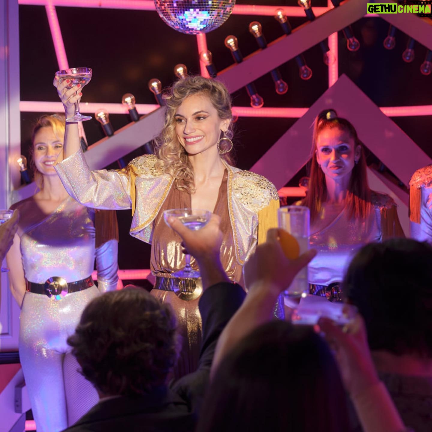 Norma Ruiz - 1.3K Likes - Empiezan las actuaciones de Sofia Carbonero 📸 by @manuelfiestas @amaresparasiempre @diagonaltelevisio @antena3com @atresmediacom @atresplayer