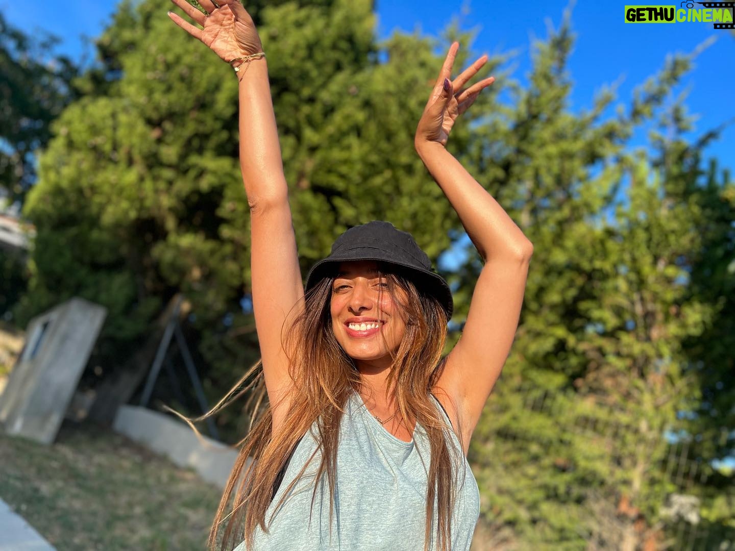 Noua Wong - 9.7K Likes - Virada da década. Sempre disse que os 40 anos seriam o início do bom caminho, que os meus sonhos ganhariam forma e que daria mais valor ao que é importante pra mim. A vida é uma só (em princípio 😅) e quero aproveita-la cheia de sorrisos.
#fortylicious #bdaygirl