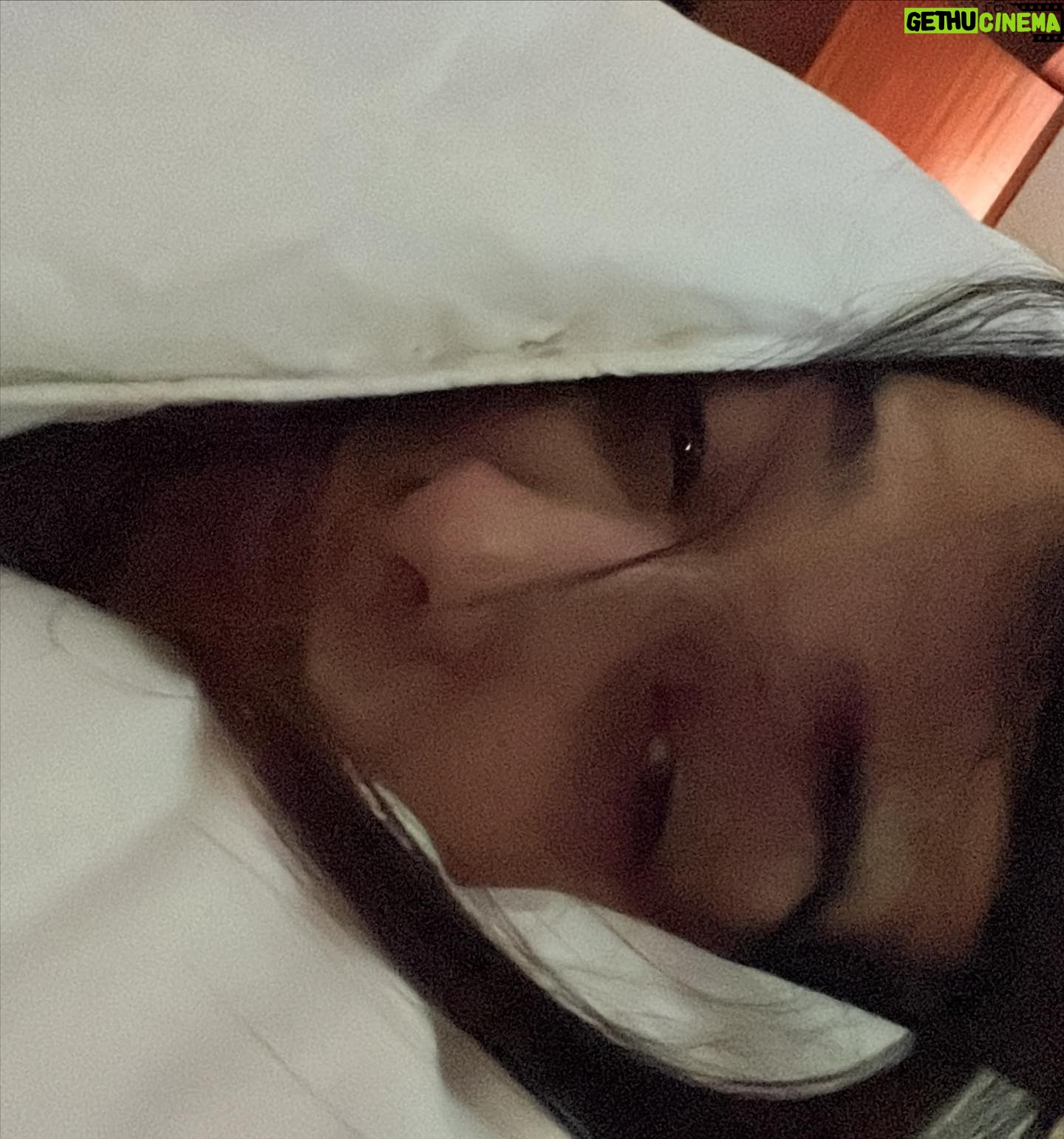Noua Wong - 8.2K Likes - Esta tudo a correr muito bem com a minha gravidez graças a Deus.
Hoje uma pessoa me disse que queria ter tido a minha sorte de estar sempre em bom na gravidez (tb ela grávida de pouco menos tempo que eu).
Disse que visse a minha partilha de hoje, e como prometido, aqui vai alguns registos do meu 1º trimestre.
Esta 1ª foto foi no mesmo dia e mesma semana das que se seguem, disfrutem da minha história.
Os contos de fada tb têm dias não.
#letsmoms #workingmom #happy #proud #fairytale