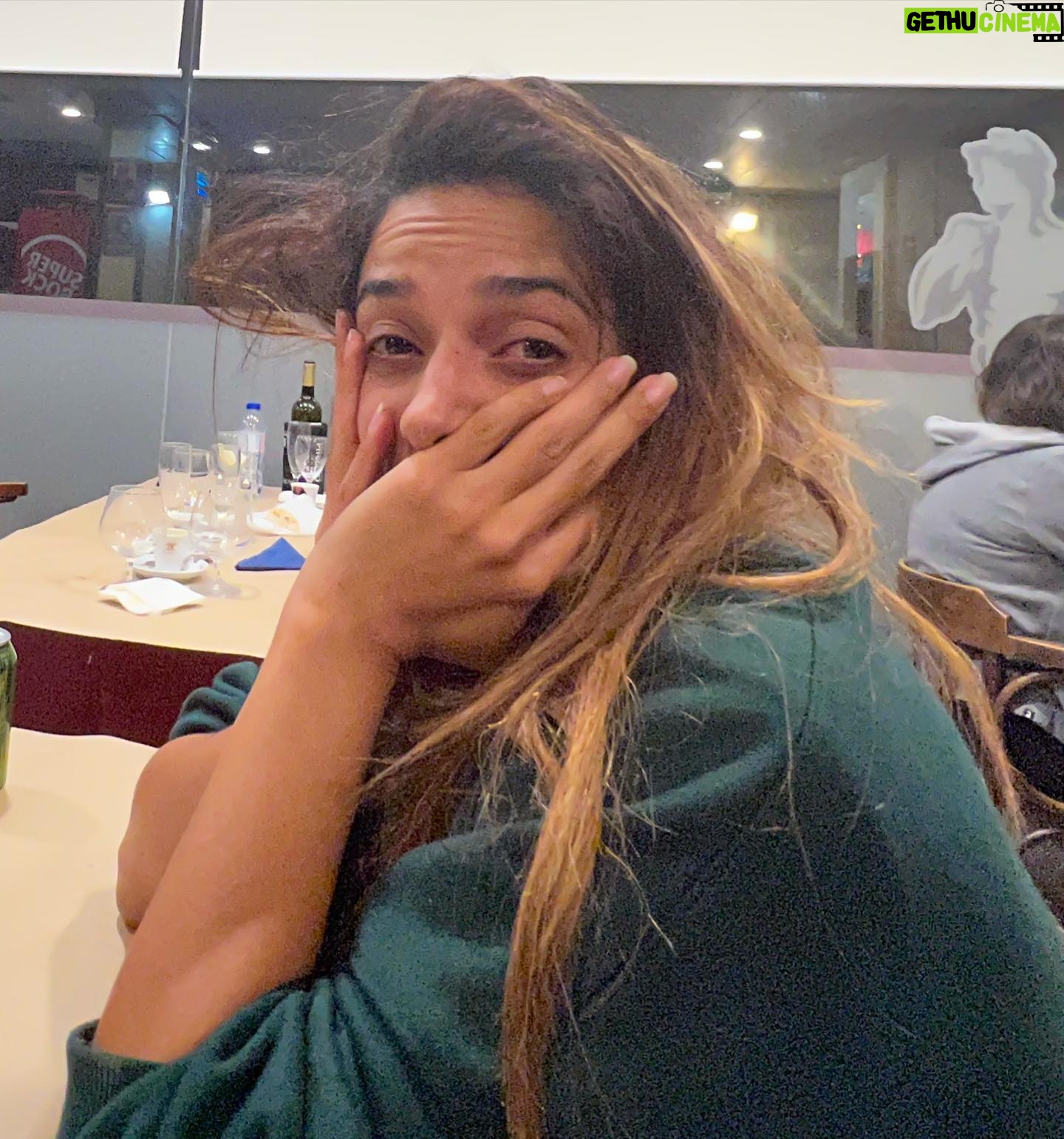 Noua Wong - 8.2K Likes - Esta tudo a correr muito bem com a minha gravidez graças a Deus.
Hoje uma pessoa me disse que queria ter tido a minha sorte de estar sempre em bom na gravidez (tb ela grávida de pouco menos tempo que eu).
Disse que visse a minha partilha de hoje, e como prometido, aqui vai alguns registos do meu 1º trimestre.
Esta 1ª foto foi no mesmo dia e mesma semana das que se seguem, disfrutem da minha história.
Os contos de fada tb têm dias não.
#letsmoms #workingmom #happy #proud #fairytale