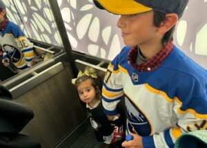 Noureen DeWulf Instagram - Kaia’s first time seeing Daddy play hockey! 🤩