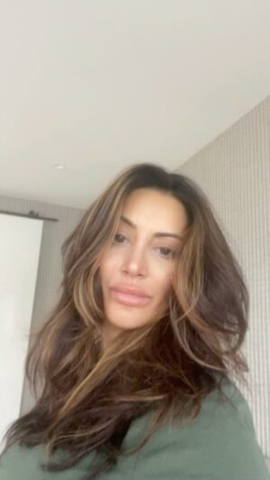 Noureen DeWulf Instagram - 37 weeks 😅 it may get bigger😵‍💫😂
