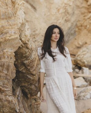 Noureen DeWulf Instagram - Is my true calling to be a luxury catalogue model? 😂 my new pics are giving Lord&Taylor… Saks Holiday Campaign… what else? 😂 😅Caption these please