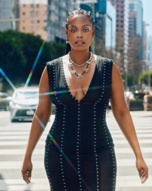Novi Brown Instagram - Walking into my dreams with DEEP gratitude. 🤍 
•••
📸 @chancemichaeel 
💄 @marquiswardbeauty 
💇🏾‍♀️ @creativexhands