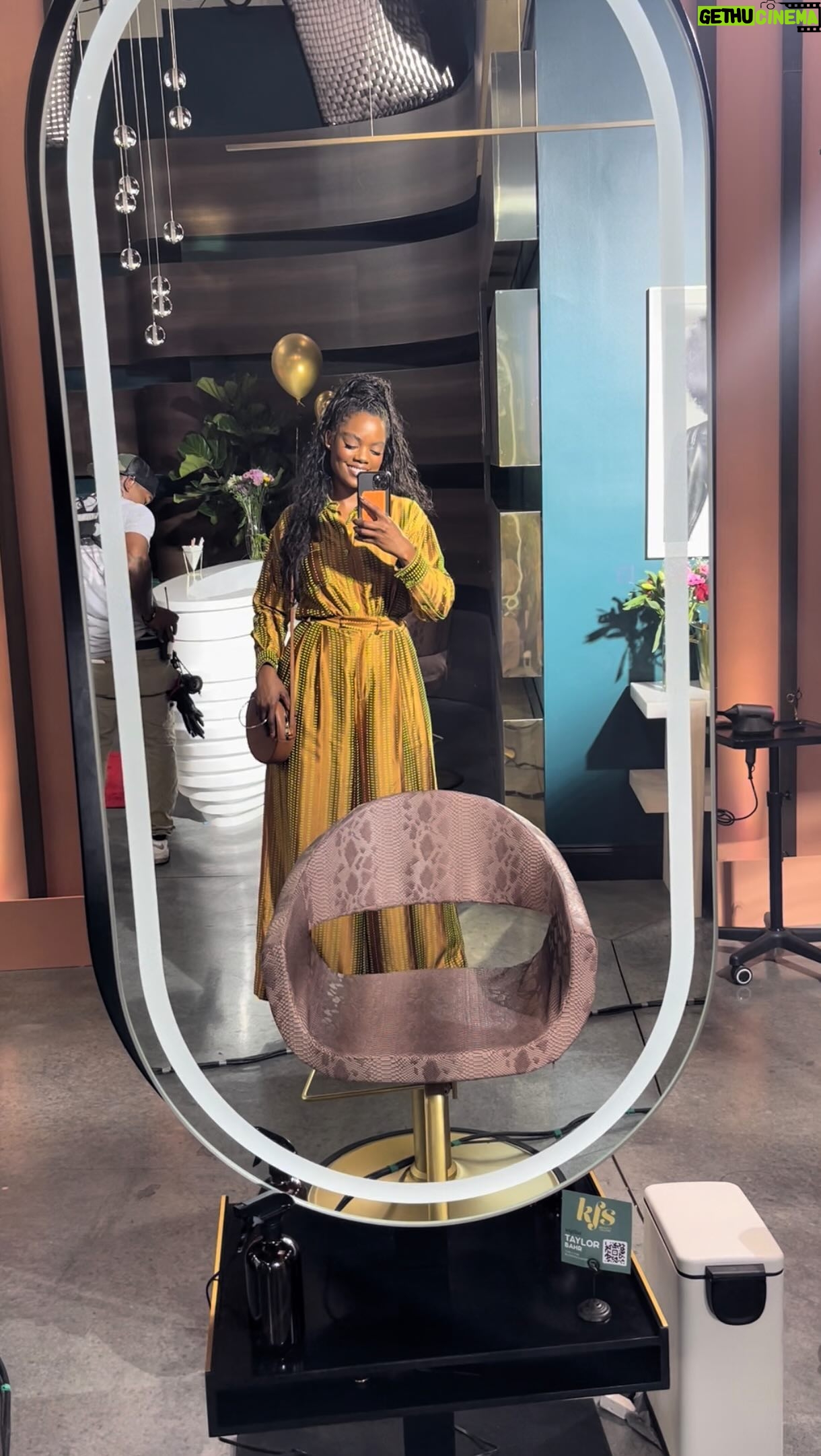 Novi Brown Instagram - SEASON 7 IS HERE!!…. Let’s get it Fam!!! #SistasonBET IS LIVE RIGHT NOWWWW!!