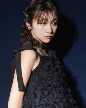 Nozomi Hanayagi Instagram - 🐈‍⬛💍
⁡
photographer @_yamamotoharuka_ 
stylist @yuukayoshikawa_ 
hair&make @mirei_13.07.06 
⁡
だいすきな人たちと作品撮り📷♡
初めてのコンタクト緊張した〜