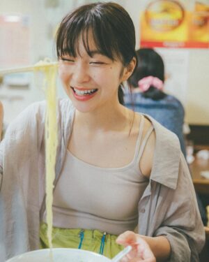 Nozomi Hanayagi Instagram - 町中華で友達と昼飲みしたい🍜🥟
絶対最高だよね〜〜🍻