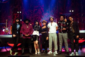 Nubya Garcia Instagram - ❤️ @khruangbin ❤️

Thank you so much for having us! It’s been a joy to be a part of this beautiful unit for the last few weeks 🌟

📷 @jackieleeyoung ✨