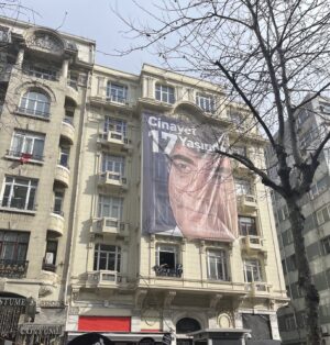 Nur Sürer Instagram - Katiller dışarda