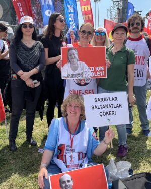 Nur Sürer Instagram - Geziye Özgürlük…