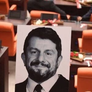 Nur Sürer Instagram - Anayasayı yok sayanlar gün gelir adalet ister..Can Atalay irademizdir
