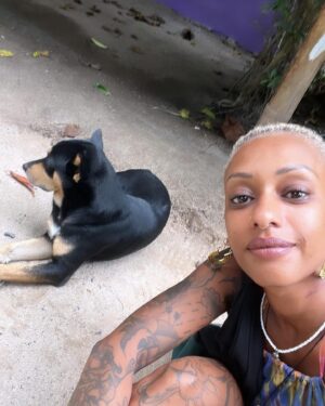 Nura Habib Omer Instagram - ✨ 10 slides of vacay ✨
