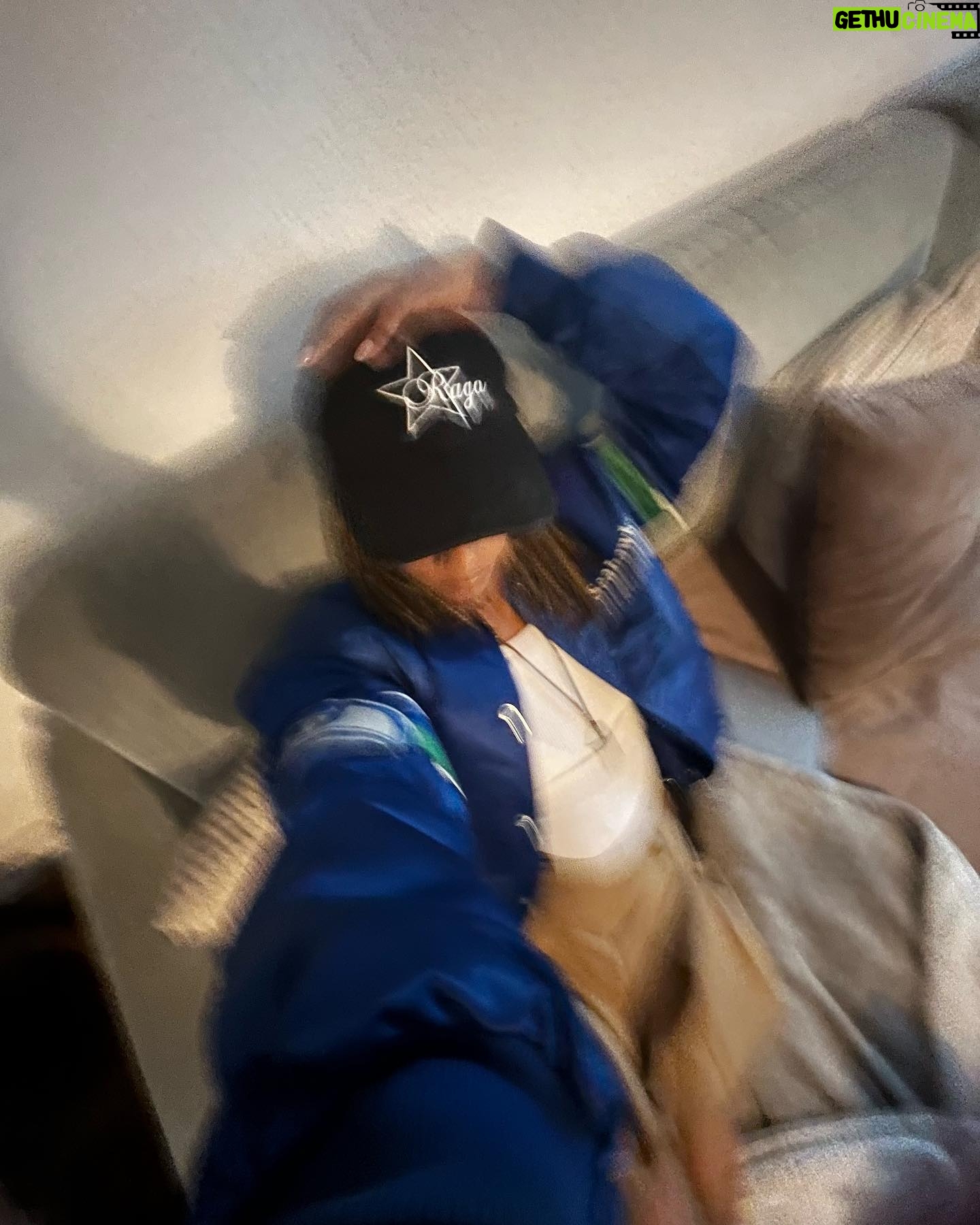 Nura Habib Omer Instagram - mir gehts gut hoffe euch auch allen 💘 eure nunu