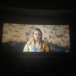 Nura Habib Omer Instagram – 2 Packungen Popcorn & 1 Tüte weingummi hab ich gestern beim @chantalfilm vernascht, während ich mich schlapp gelacht hab 🫶🏾 Danke @jellahaase ❤️ 
🌊 @byluciabinta 
📸Nr.4 @hinzgucker