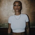 Nura Habib Omer Instagram – hab spontan am Mittwoch bei @unreleased.berlin 3 Lieder gespielt, darunter auch Ertrunken Goa Remix… was sagt ihr dazu dass dieser Song niemals rauskommen wird? Meinung ? 

Tausend dank an @frustra030 @fede4o4 & @rei.no.moura @ für die Einladung 🥰

📸 @richys.pics @ebeabebe @saybyetoit 
🌊 @luciabinta
