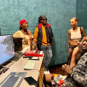 Nura Habib Omer Instagram - Good Times at @wanenestudios in Dar-Es-Salaam with @fridaamaniofficial and @nura 🇹🇿 @soskinderdoerfer Connection #nikoknows 📸 by @conquestair