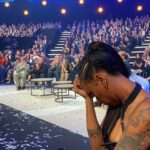 Nura Habib Omer Instagram - @deutscherfernsehpreis Jeder weiß jetzt dass eure deutschen Herzen höher schlagen wenn es um europäische weiße christliche Flüchtlinge geht. Dass an den Grenzen & im Mittelmeer jeden Tag viele Menschen sterben, wurde natürlich nicht erwähnt weil es NUR Bpocs & Pocs sind. Ich hoffe ihr habt euch gestern so doll auf eure male whiteness gefeiert & so viel getrunken dass ihr suffschiss habt! Danke für nix 👗 @melisaminca 💄 @larissahewan 💇🏾‍♀️ @soshawn_