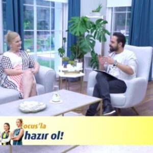 Nurseli İdiz Instagram - Herkese merhaba, şu anda TV8 Ekranlarındayım Uzman Psikolog Gökhan Çınar @gokhanncinar ile inanılmaz keyifli sohbet ettiğimiz ve dertleştiğimiz Paylaş Benimle Programına konuğum hepinizi izlemeye bekliyorum. 💐❤️🙏🏼 @nurseliidiz @gokhanncinar @elifidiz @cem_idiz @ilhanbalamur @neslihan_ant @tv8 @bariszumrut @paylasbenimletv #paylaşbenimle #KeşifPsikoloji