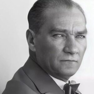 Nurseli İdiz Instagram - Kasım’da Aşk Başkadır, Çünkü Bize Ölümsüz Bir Aşkı Hatırlatır. ❤️🙏🏼🌸🇹🇷 #mustafakemalatatürk #atatürk #10kasım #atamizindeyiz