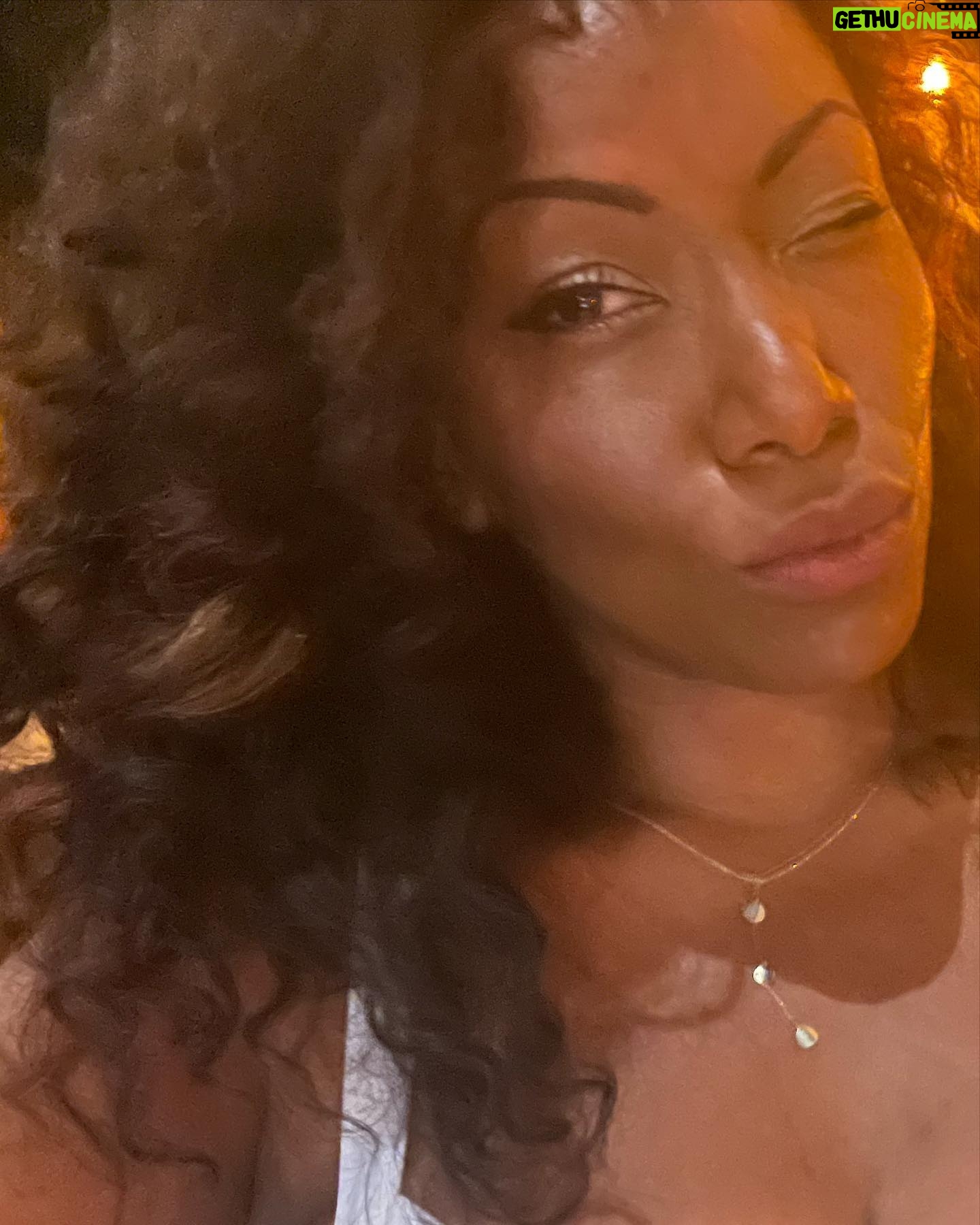 Nyesha Arrington Instagram - R&B All white 🥼party w special guest performance 🎙️by @officialjonb 🫶🏾🫶🏾🫶🏾🫶🏾 #rnb #music #fun #thefamilyreunion
