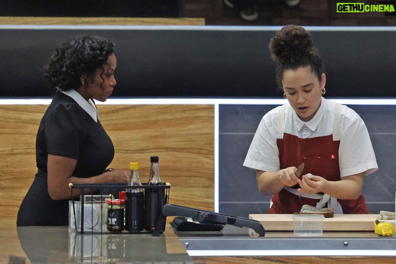 Nyesha Arrington Instagram - LETSSSS GOOOOO! Team Arrington!!! all the way baybeeeee!!! ππΎππΎππΎππΎ BIG PUSH!!! πͺπΎ TONIGHT πΊ π Picture perfect challenge πΈ Who are you rooting for!??? Comment below β¬οΈβ¬οΈβ¬οΈ
