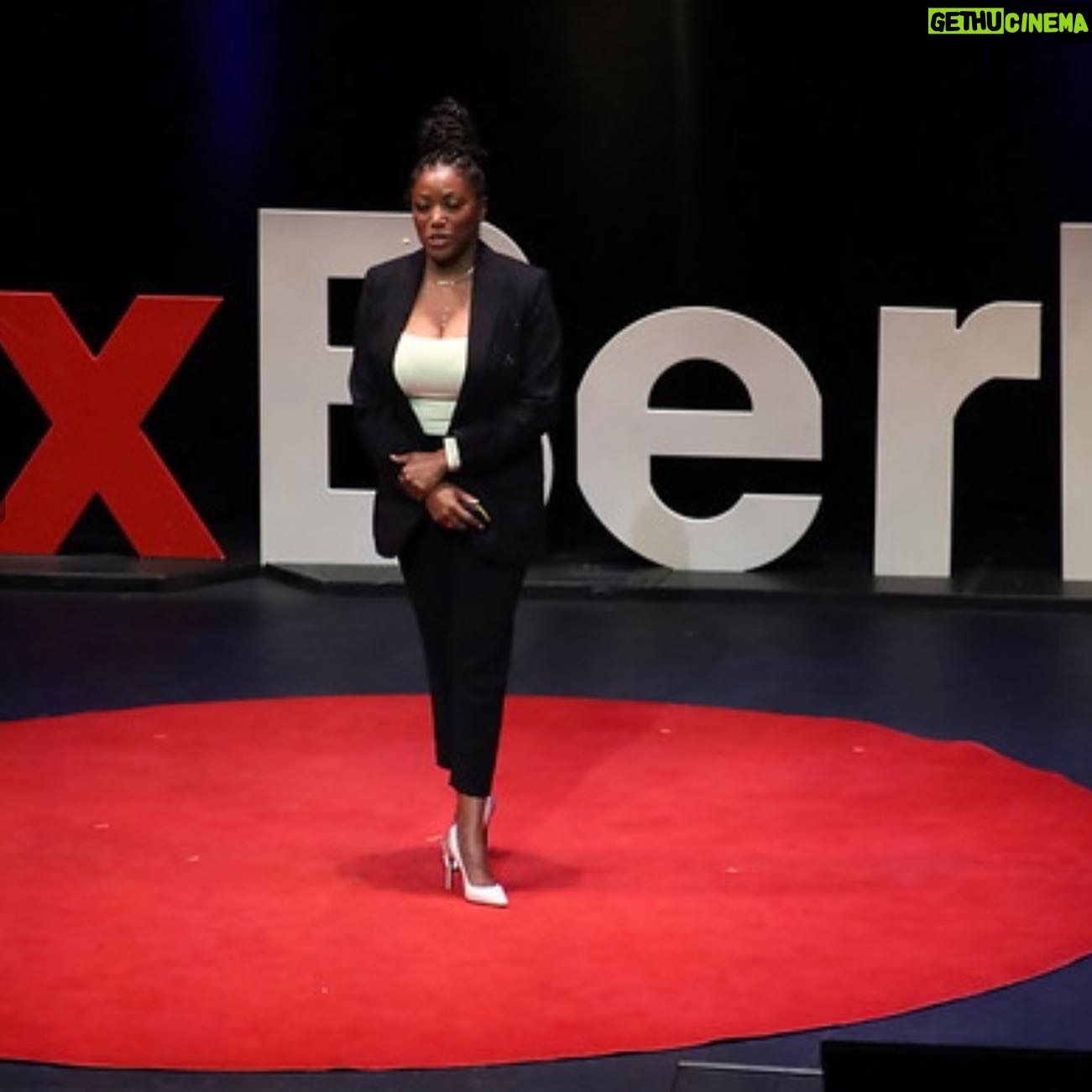 Nyesha Arrington Instagram - π Thoughts shared with many... the writing process was thrilling βπΎ the joy was palpable in the audience- we shared moments of breath work and vision... I witnessed tears in the eyes of many. Good first run ππΎ hope to do it again! #growth π±
