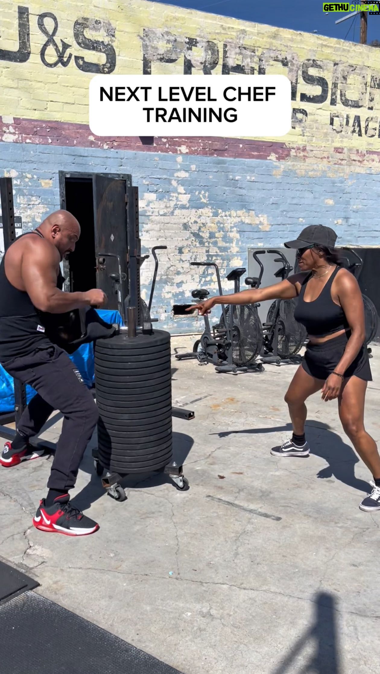 Nyesha Arrington - 6.7K Likes - NEXT LEVEL CHEF TRAINING!!!
Chef @nyeshajoyce training her mentee @realdealmada into NEXT LEVEL shape to take down @gordongram and @richardblais in tomorrow’s episode of @nextlevelcheffox
Time for team Arrington to get out of the basement!!
#NextLevelChef #Chef #Training #Food #FoodHumor