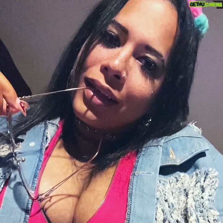Nyla Rose - 1K Likes - Sooooooo I’m thiiiinkiiiiinnnn🤔😋😋🤨😄