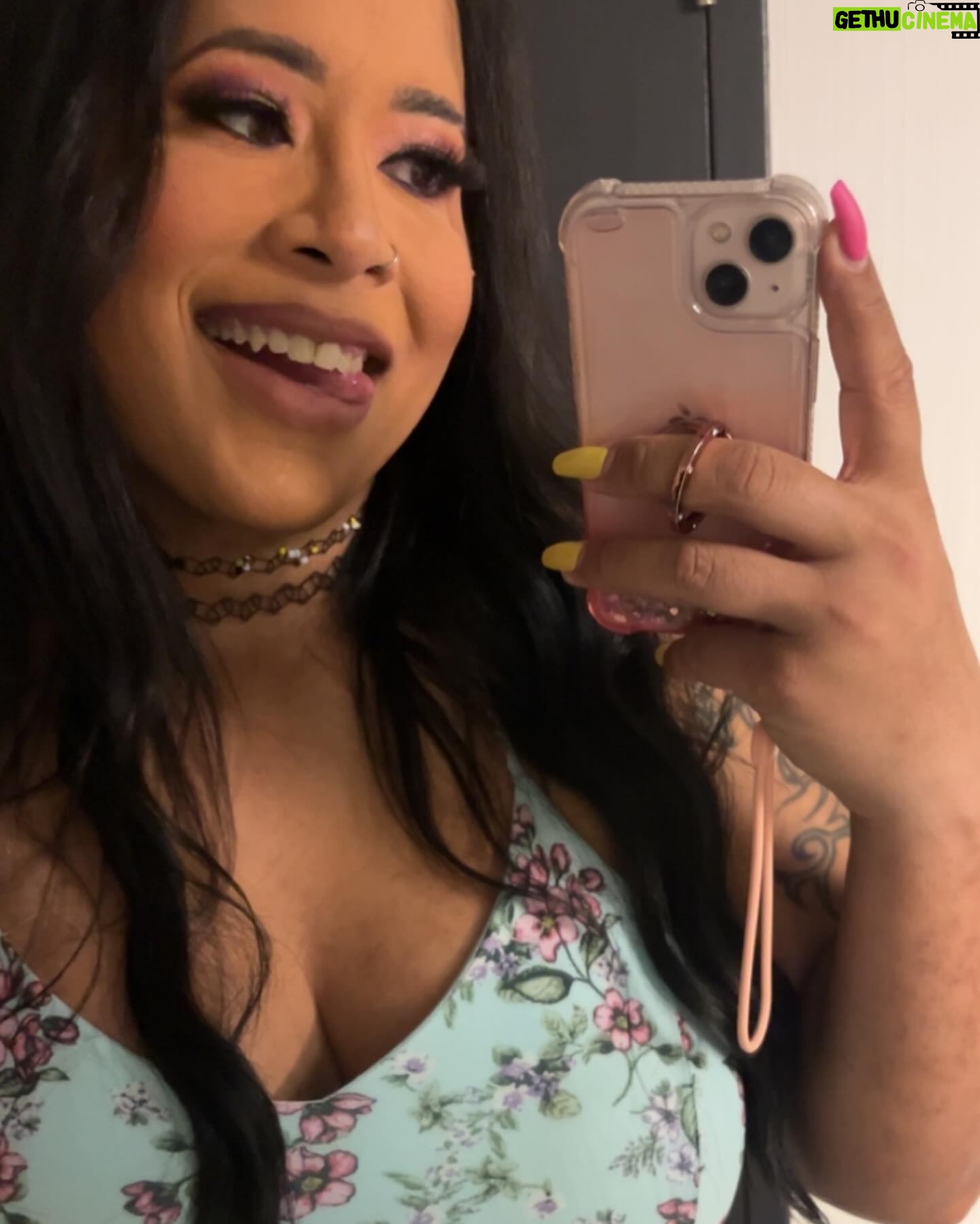 Nyla Rose - 1.3K Likes - “Nyla, How much do you like @drinkarizona?”
Well…
lol haven’t posted any thirst traps in a while, so I dressed like a whole ass can of Arizona tea🤷🏽♀️ drink up😋💋
