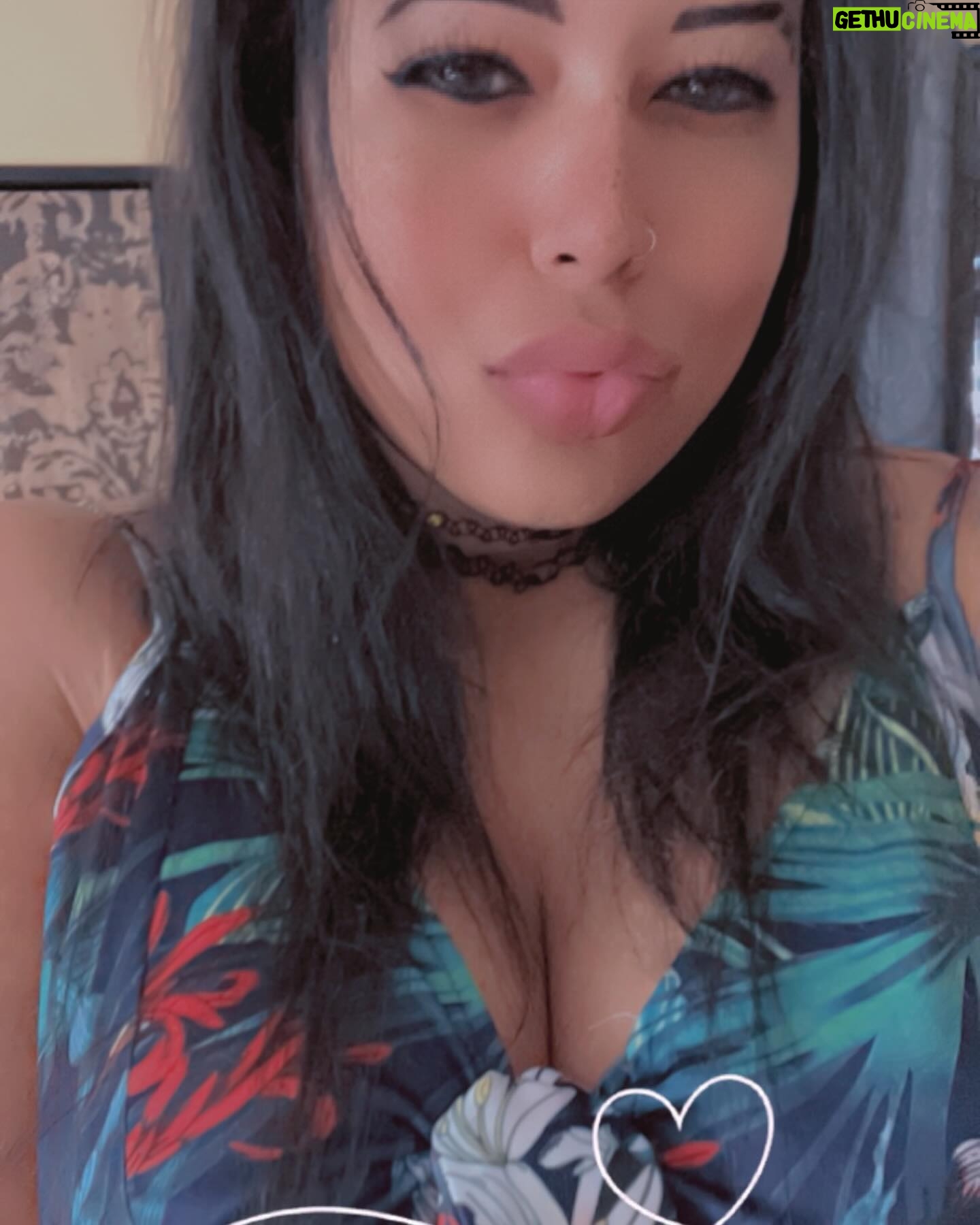 Nyla Rose - 0.9K Likes - 😘💋🤍