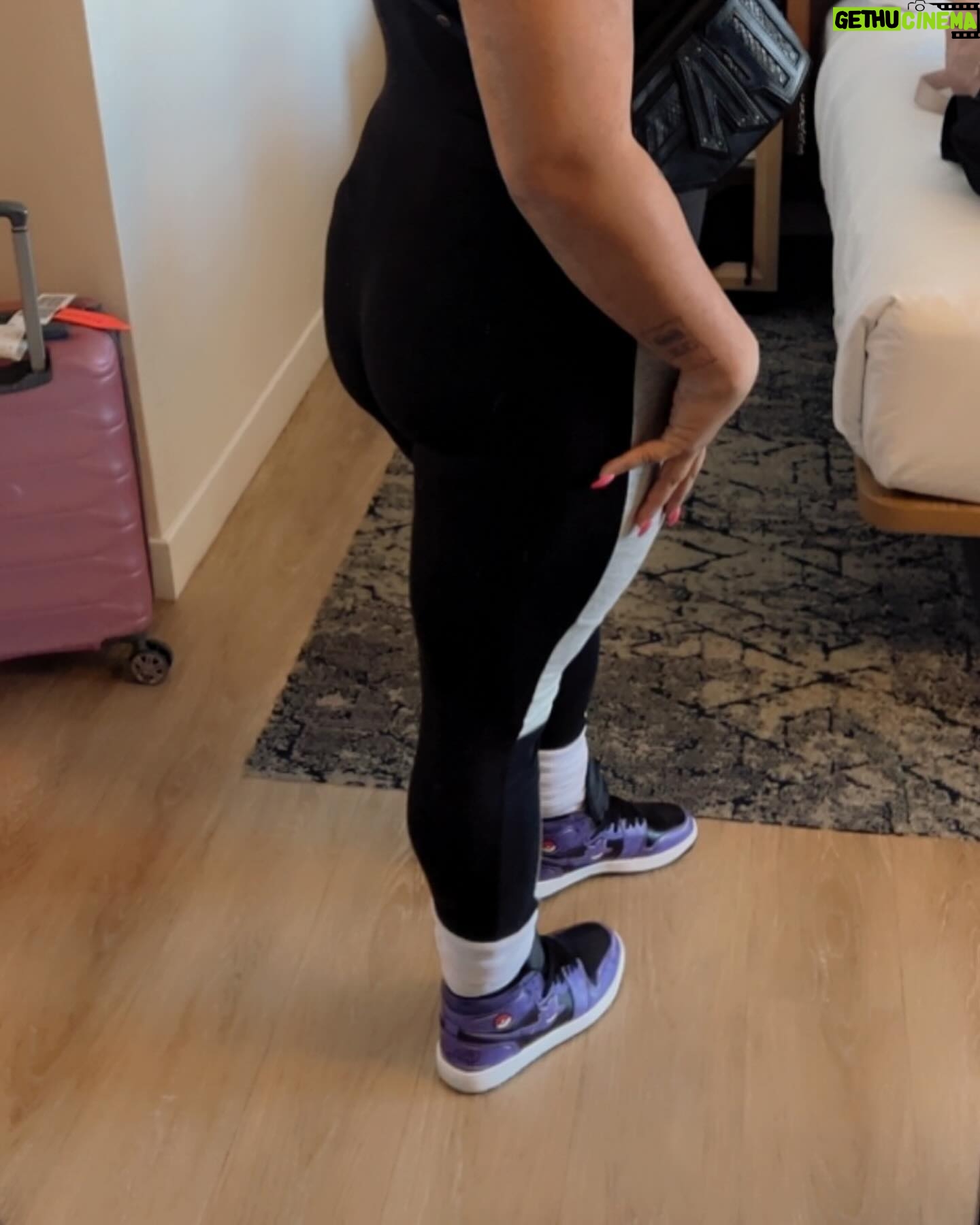 Nyla Rose - 0.9K Likes - Peep the shoooooes
New boot goofin! Thank you to J for my gengar 1’s 😂😂 from gearanime_official 😍😍😍 now I need the rest!!