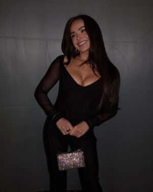 Oana Gregory Instagram - Celebrating 🖤 @houseofcb