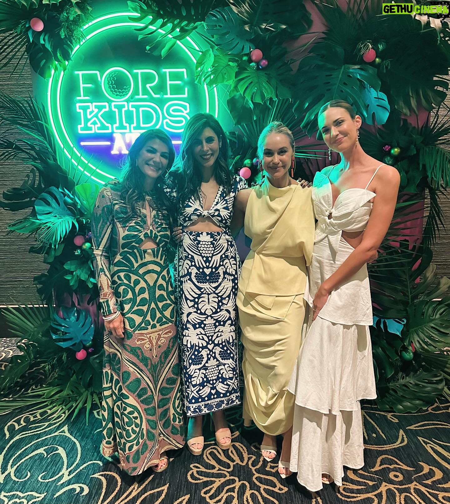 Odette Annable Instagram - Beautiful and FUN night supporting @forekids_atx founded by @angelagarcia and @thesergiogarcia. FORE Kids ATX betters children’s lives by focusing on mental health, healthcare, family support and mentorship through youth golf. Donating to them this holiday season is a great idea! Link in bio :) ♥️ ⛳️