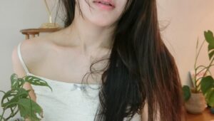 Oh Ji-yeon Instagram - 이 디테일 어떻게 안반해?
TANNAT X inA 콜라보 해서
나 너무 신나했잖아요 🤍
부들부들 촉감을 넘 좋아하는 나에게 
(아 .... 속옷은 ....... 음......
한번입으면 다른거 못입을껄요?)
입으면 흔들흔들 기분이 좋아진다고나할까. 
다들 느껴보면 좋겠다아 
절로 춤이 춰지는 이 느낌 💃🏻히히