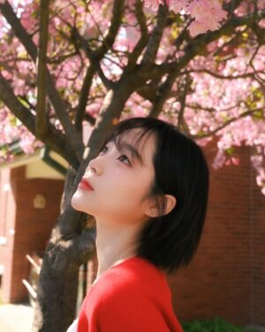 Oh Se-eun Instagram - 📸👀🌸
.
.
.
.
.
.
.
#필름스냅 #삼각지 #ootd #instadaily