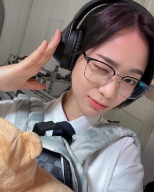 Oh Se-eun Instagram - 재형이가 그렇게 매력쟁이 라는 소문이 (소근소근)👀
다들 피라미드 게임 정주행 하러 가자구우우~~🫶🩵