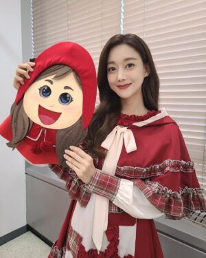 Oh Seung-ah Instagram - -

짠🤭❤️
오늘 복면가왕 ‘ 빨간모자 ’ 정체는 바로 저였습니다💕💕
맞추신 분들 계신가요..? 
우리 지숙이도 그리고 진화쌤도 함께해서 
정말 즐겁고 행복하게 노래불렀던 것 같아요🧡❤️
노래.. 너무 오랜만에 불러서 부족했지만.. 
즐거웠던 촬영이였습니다 💕💕