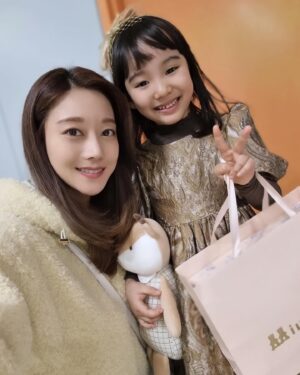 Oh Seung-ah Instagram - -

<세 번째 결혼💎> 마지막 방송을 4일 앞두고..
아쉬운마음에 꺼내본 드라마초반 촬영사진들.. 
벌써 그립넹🥹🤍🩵🤍🩵