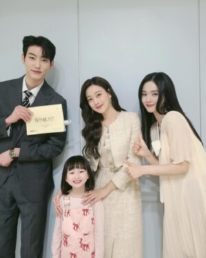 Oh Seung-ah Instagram - -

<세 번째 결혼💎> 마지막 방송을 4일 앞두고..
아쉬운마음에 꺼내본 드라마초반 촬영사진들.. 
벌써 그립넹🥹🤍🩵🤍🩵