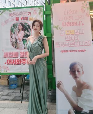 Oh Seung-ah Instagram - -

사랑하는 울 영원한가족 노글이..🌈
이렇게 감동주기 있다구..?🥹🩵🤍
창립기념회 촬영날 맞춰서 깜짝 커피차 선물도 보내주고..🧡❤️
레인보우파랑이 알라뷰😘 
< with 우리 드라마 대장이신 이재진감독님과도 한컷😎🤟🏻>

( 방송 나가고 올려야되서 .. 계속 기다렸당.. 올리고싶어 죽는줄 알았넹🤣🤣 고맙고 사랑해❤️)